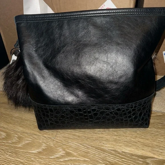 Stylish Black and White Fur Women's Bag - Picture 4 of 5